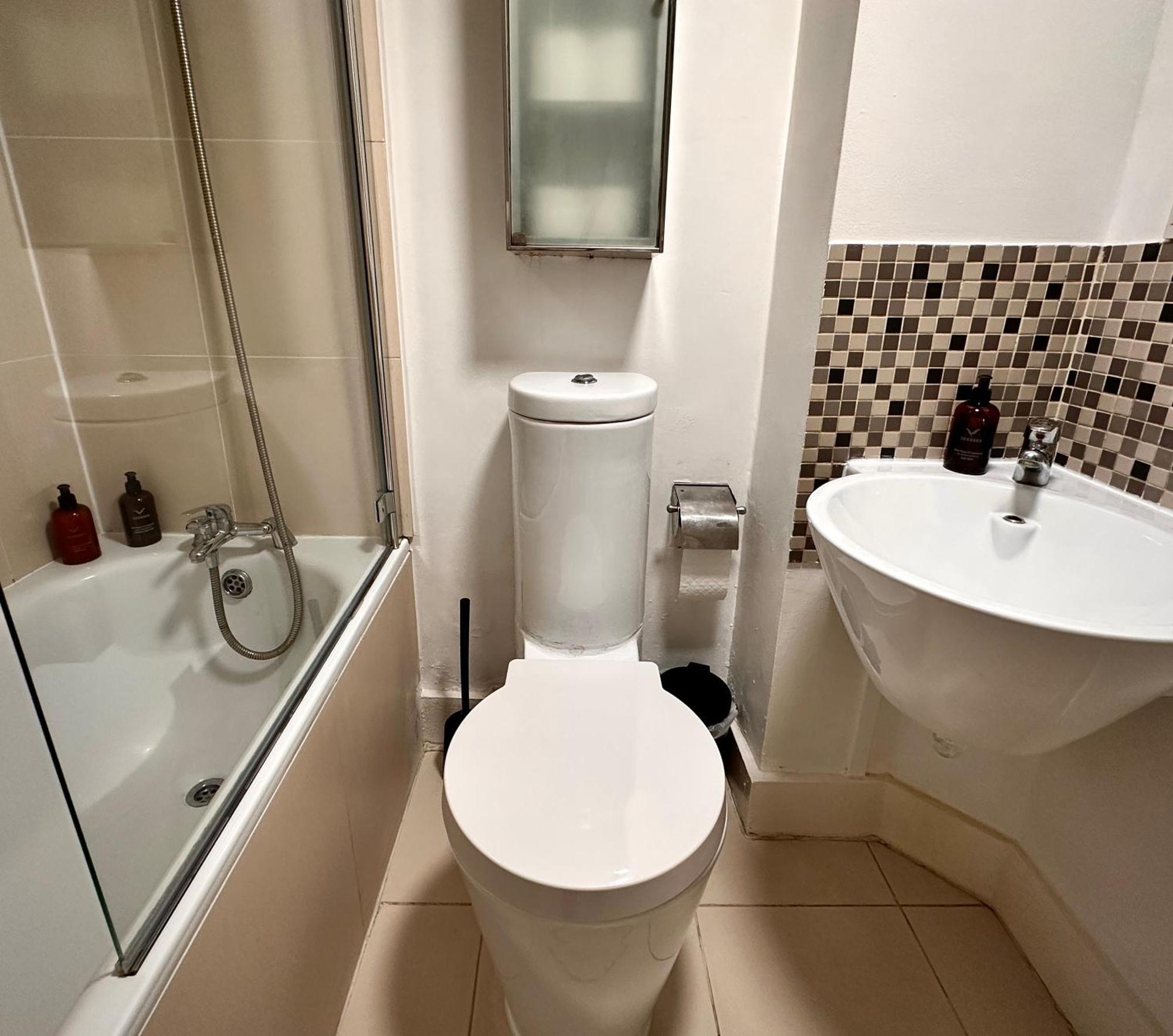 Apartment Fulham Tranquil 2bd King Bed With Parking & Gdn